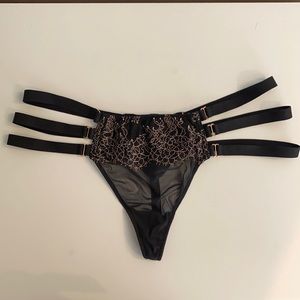 Victoria’s Secret- Black Strappy Panties Large